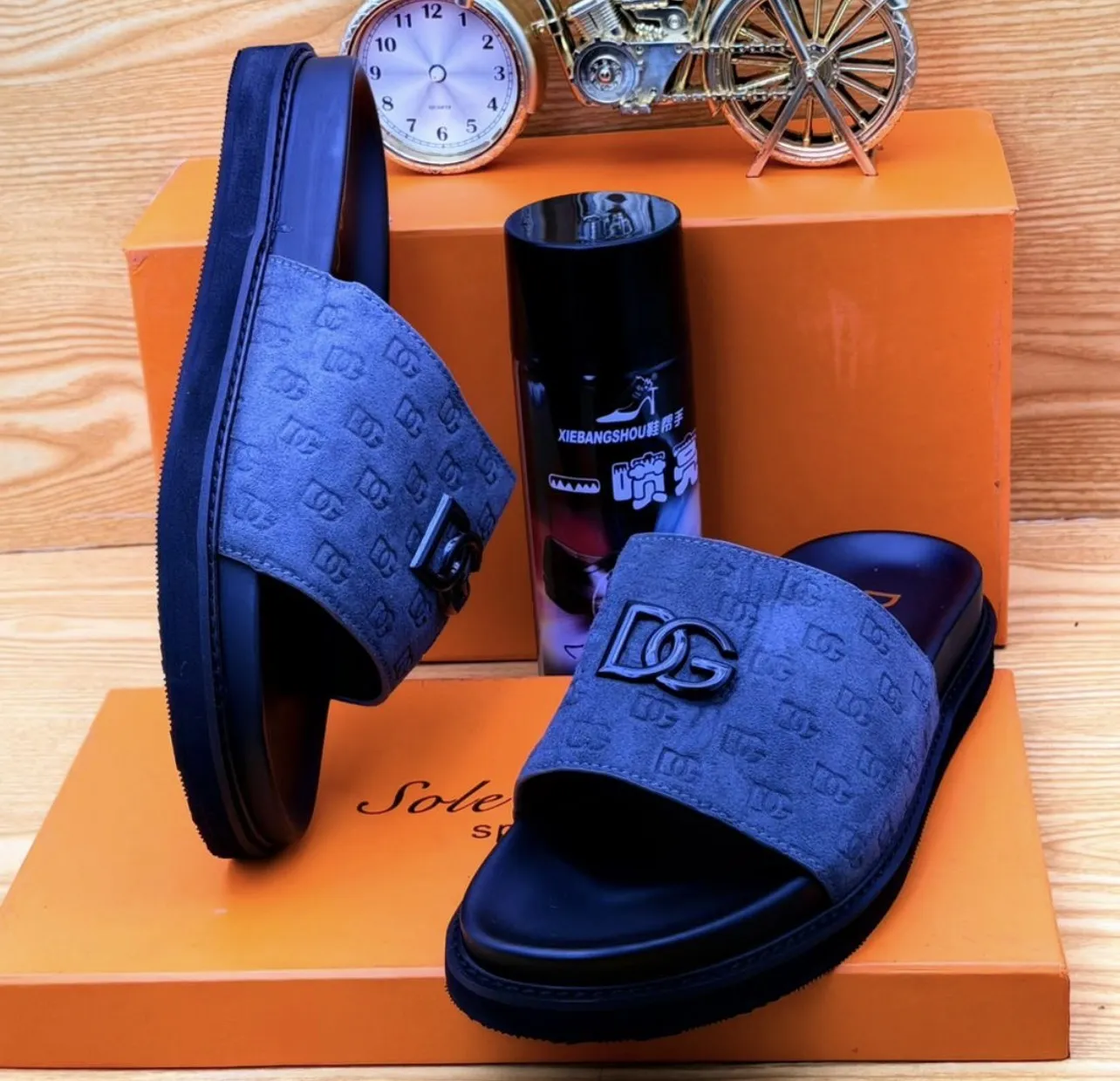 Photo de Galerie 2 - Petites Annonces | Slippers, Bastos, Yaoundé, Cameroun | Vêtements, chaussures et autres  > Chaussures pour hommes