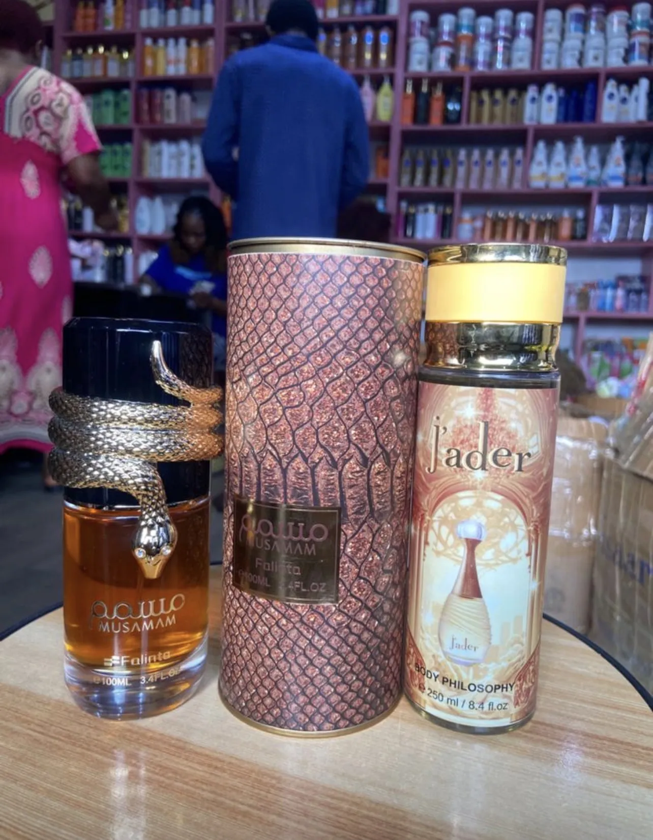 Photo Principale - Petites Annonces | Perfume, Damas, Yaoundé, Cameroun | Santé et beauté  > santé et beauté