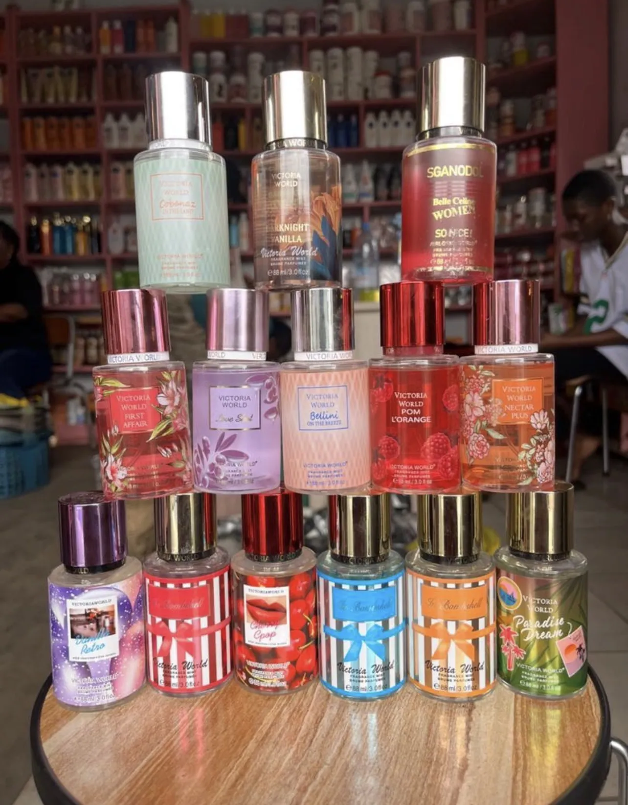 Photo de Galerie 3 - Petites Annonces | Perfume, Damas, Yaoundé, Cameroun | Santé et beauté  > santé et beauté