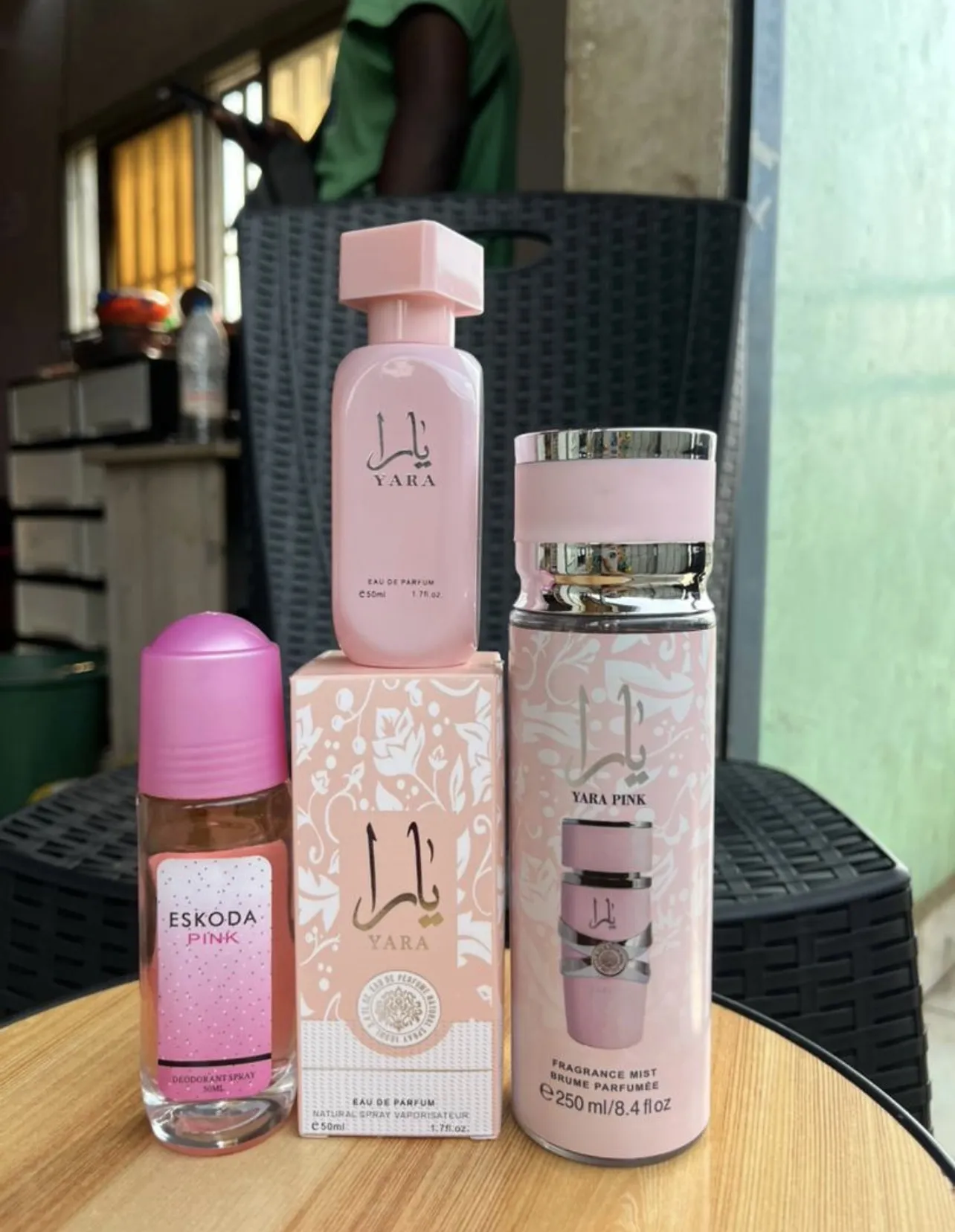 Photo de Galerie 4 - Petites Annonces | Perfume, Damas, Yaoundé, Cameroun | Santé et beauté  > santé et beauté