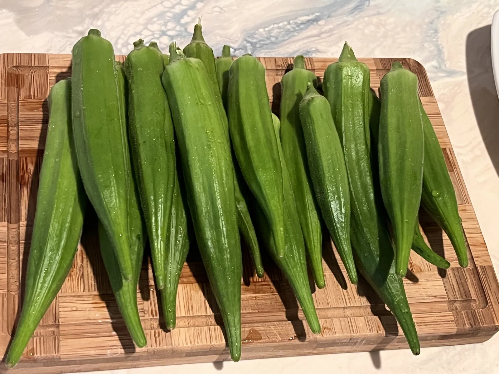Photo de Galerie 5 - Petites Annonces | Gombo Frais, Bien Vert, Et Succulent, Agondjé, Libreville, Gabon | Général et autres  > Tous les autres articles