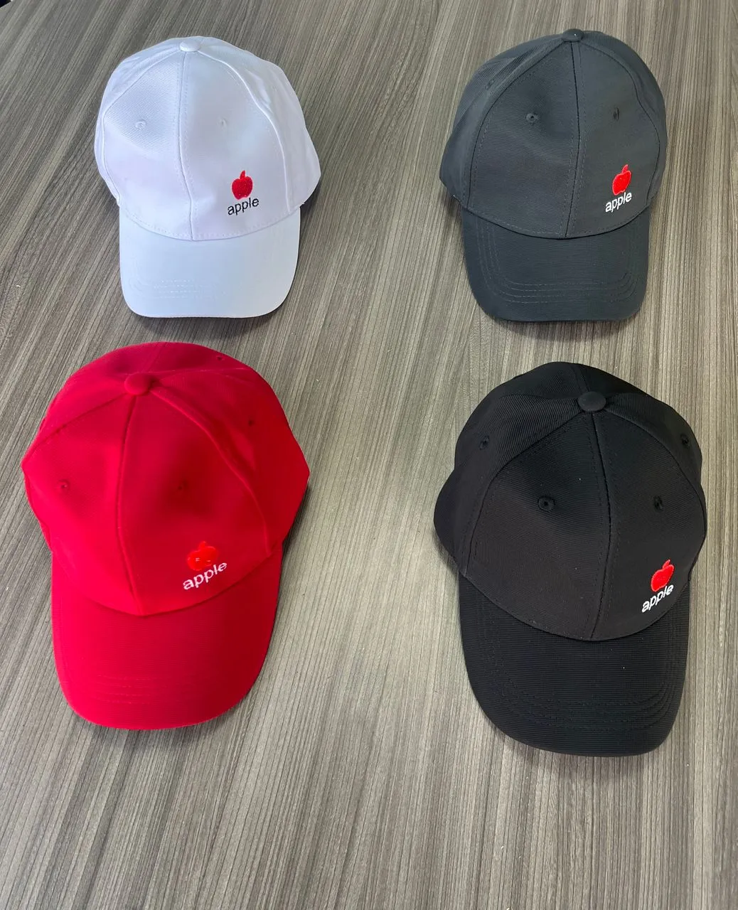 Photo de Galerie 4 - Petites Annonces | Chapeau, Akwa-Douche, Douala, Cameroun | Vêtements, chaussures et autres  > Autres et accessoires
