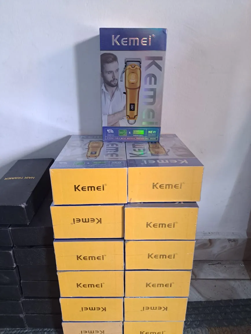 Gallery Photo 2 - Marketplace | Kemei Km-2028: The Ultimate Gold Standard Shaver ⚡️, GRA, Buea, Cameroon | Electronics & Media  > Other Electronics & Media
