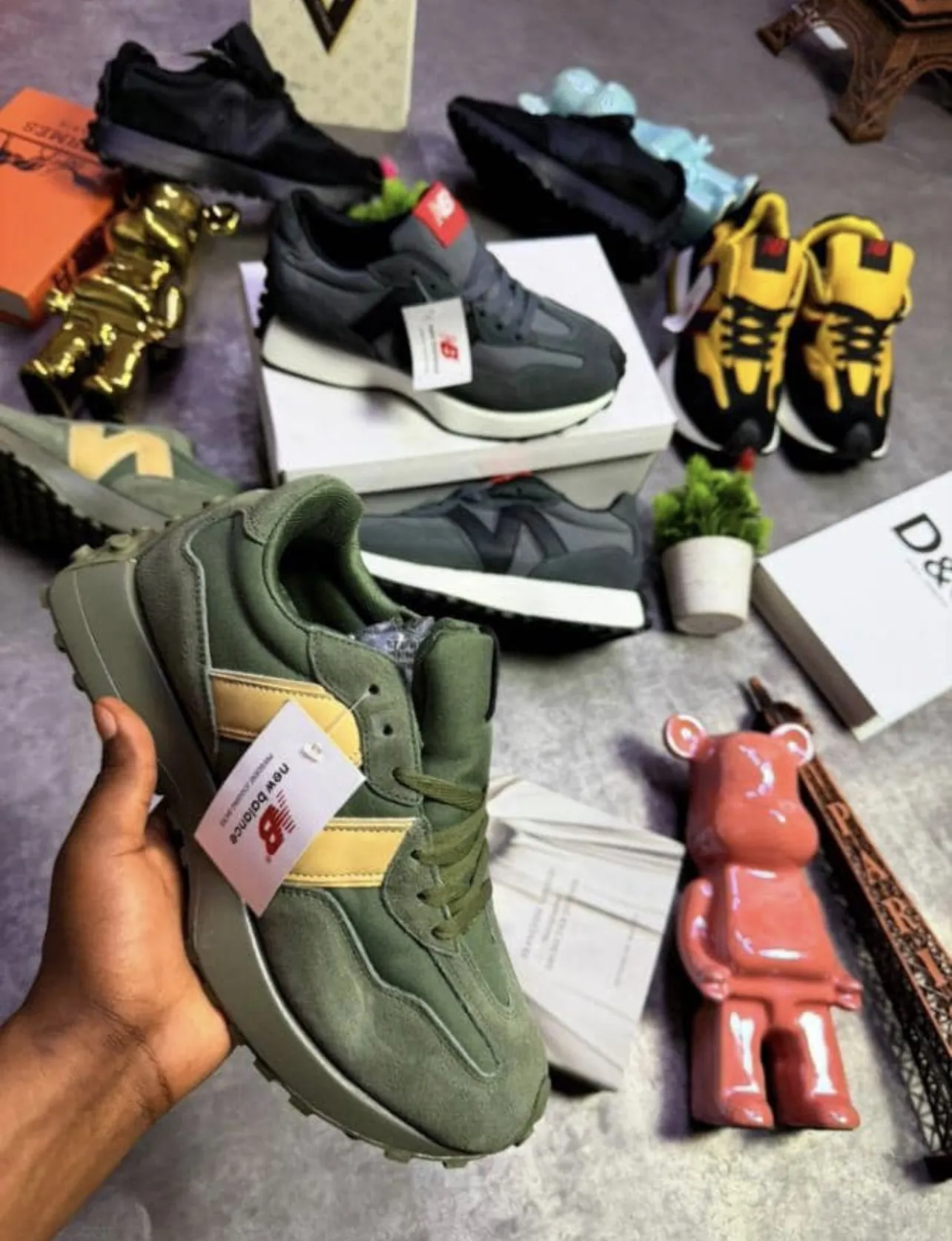 Photo de Galerie 1 - Petites Annonces | Male Shoes, Obili, Yaoundé, Cameroun | Vêtements, chaussures et autres  > Chaussures pour hommes