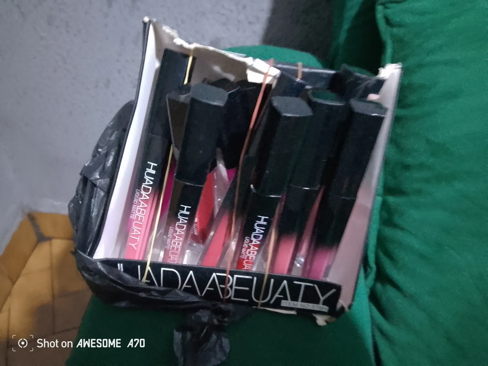 Gallery Photo 1 - Marketplace | Original Lip Gloss For Sale, Bonduma, Buea, Cameroon | Health & Beauty  > Other Health & Beauty