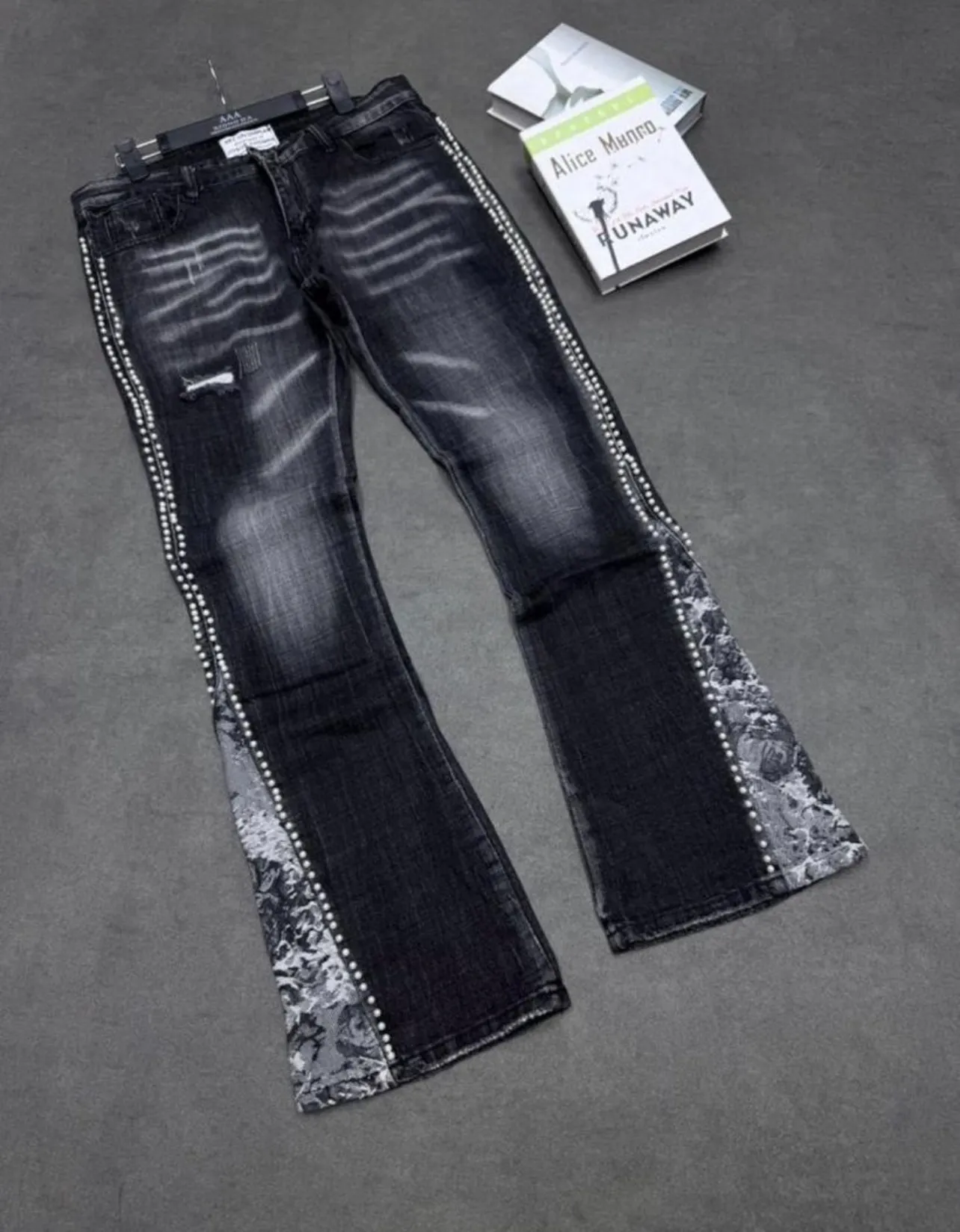 Photo de Galerie 1 - Petites Annonces | Baggies, Melen, Yaoundé, Cameroun | Vêtements, chaussures et autres  > Autres et accessoires