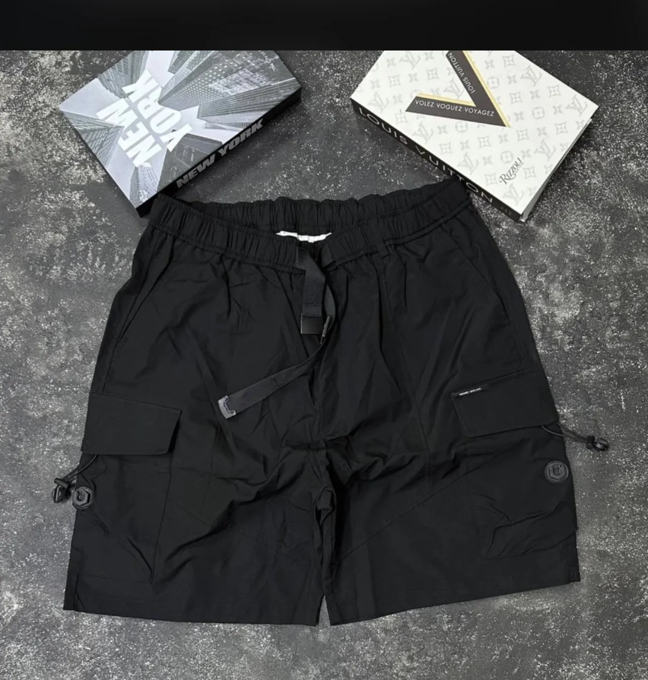 Photo Principale - Petites Annonces | Short Trousers, Simbock, Yaoundé, Cameroun | Vêtements, chaussures et autres  > Vêtements pour hommes
