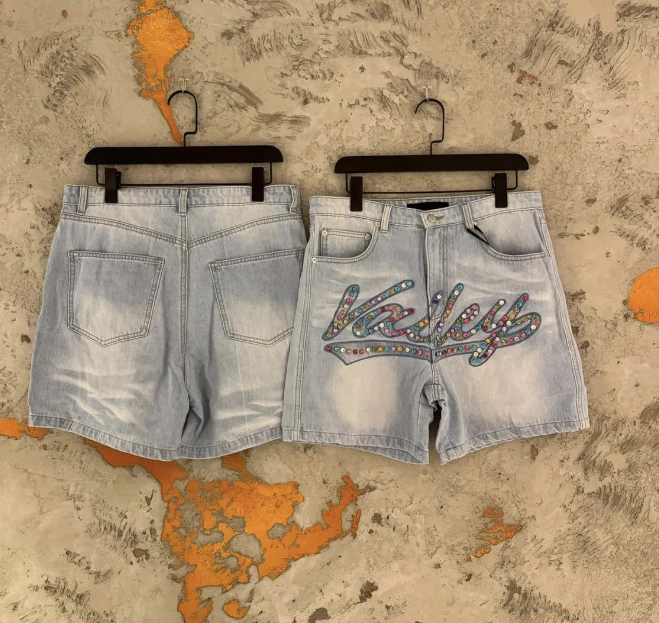 Photo de Galerie 1 - Petites Annonces | Short Trousers, Simbock, Yaoundé, Cameroun | Vêtements, chaussures et autres  > Vêtements pour hommes