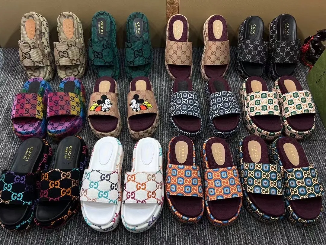 Photo de Galerie 3 - Petites Annonces | Female Slippers, Bastos, Yaoundé, Cameroun | Vêtements, chaussures et autres  > Chaussures pour femmes
