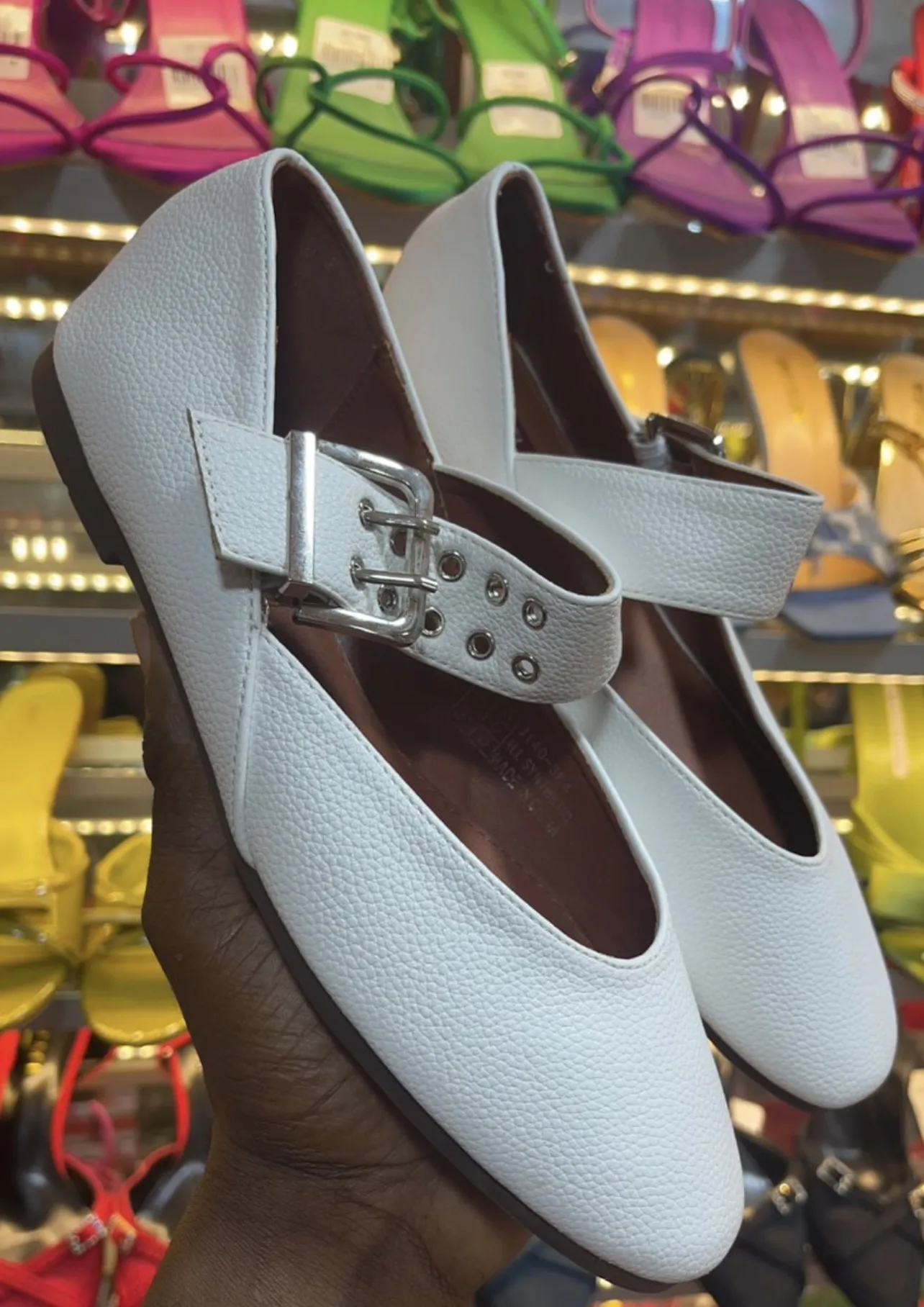 Photo de Galerie 2 - Petites Annonces | Female Shoes, Commercial Avenue, Bamenda, Cameroun | Vêtements, chaussures et autres  > Chaussures pour filles