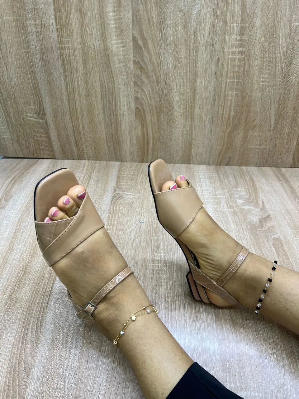 Photo de Galerie 3 - Petites Annonces | Chaussures Femme Talon Basse, Akwa-Douche, Douala, Cameroun | Vêtements, chaussures et autres  > Chaussures pour femmes