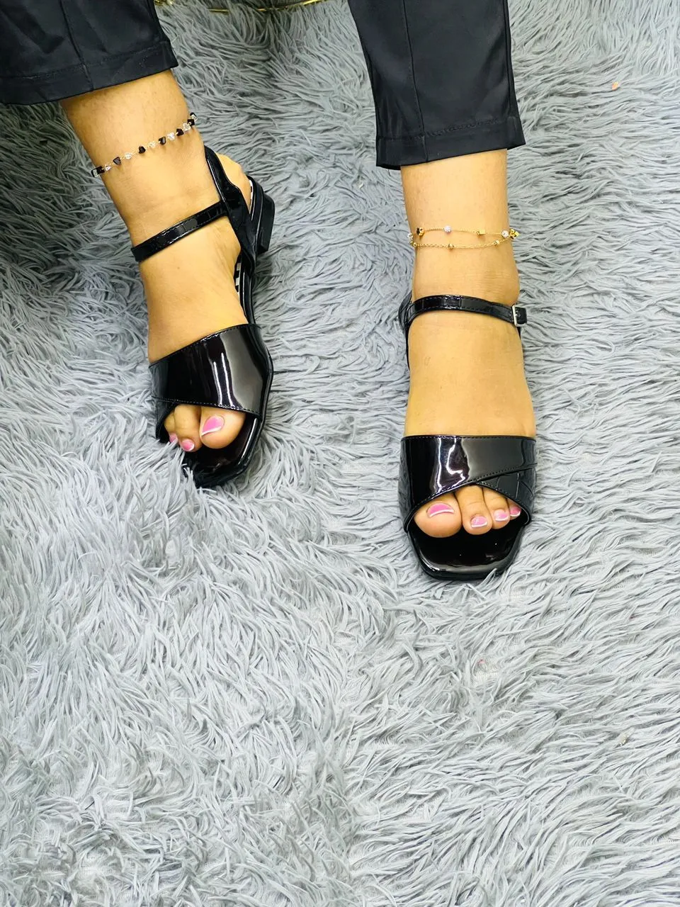 Photo de Galerie 8 - Petites Annonces | Chaussures Femme Talon Basse, Akwa-Douche, Douala, Cameroun | Vêtements, chaussures et autres  > Chaussures pour femmes