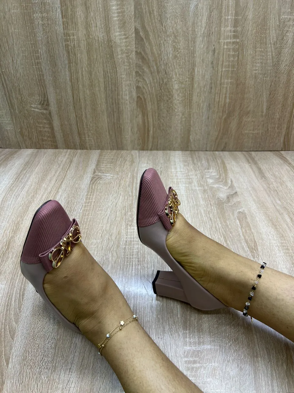 Gallery Photo 1 - Marketplace | Talon Moyenne Semelle, Akwa-Douche, Douala, Cameroon | Clothing, Shoes, & Others  > Women's shoes