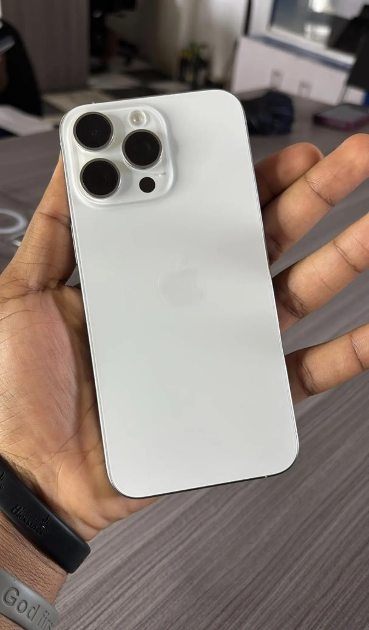 Photo Principale - Petites Annonces | Iphone 14 Pro Max, Obili, Yaoundé, Cameroun | Électronique et médias  > Cellulaires et accessoires