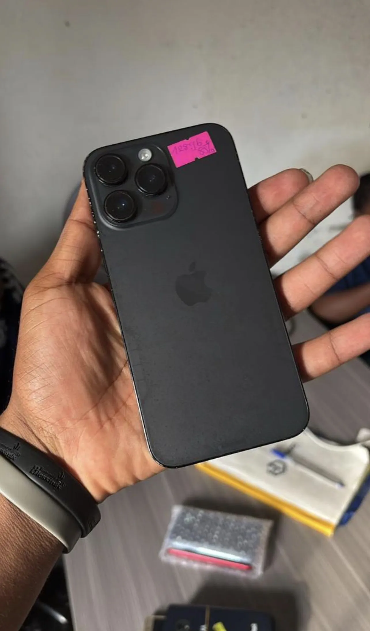 Photo de Galerie 2 - Petites Annonces | Iphone 14 Pro Max, Obili, Yaoundé, Cameroun | Électronique et médias  > Cellulaires et accessoires