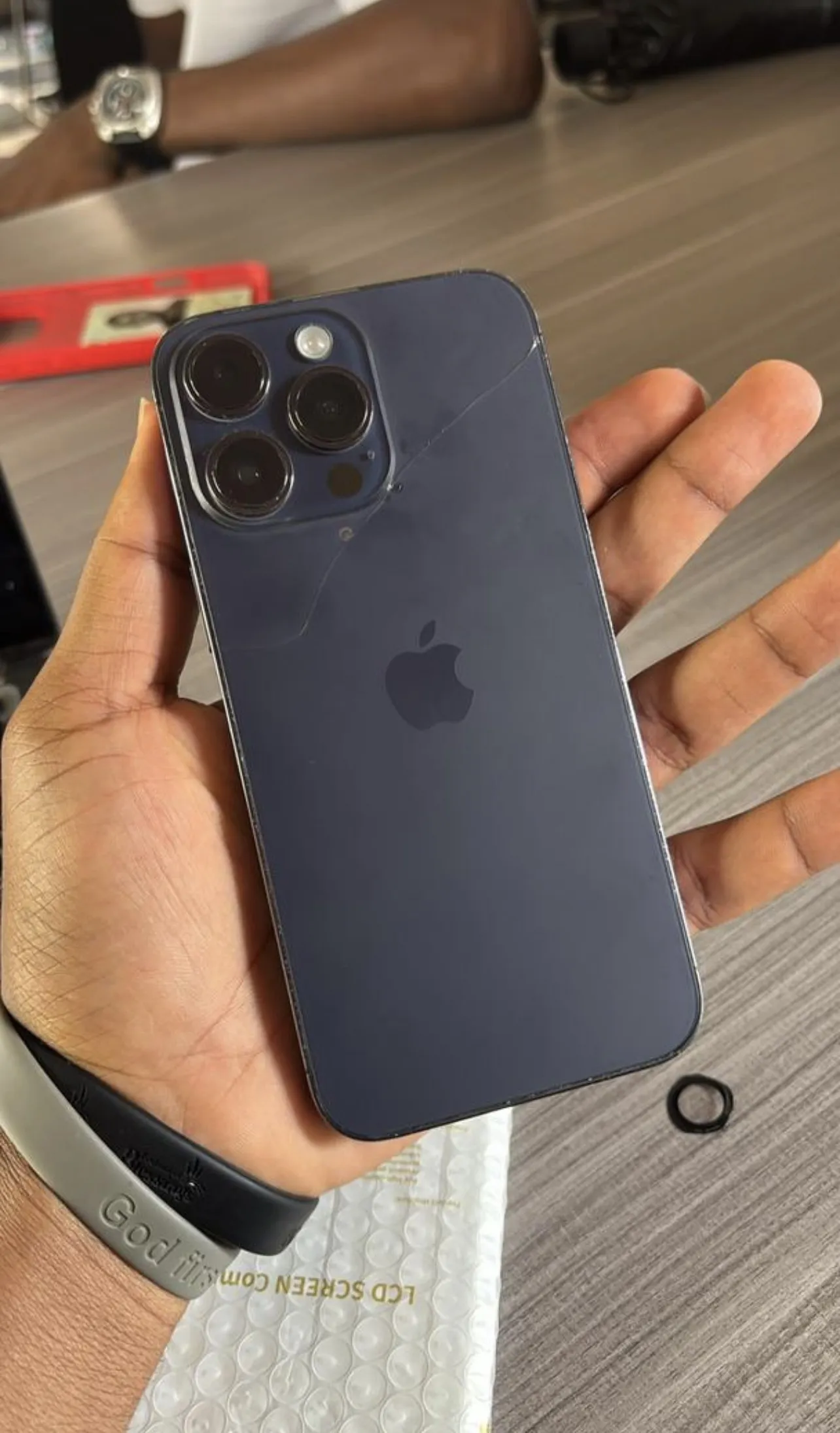 Photo de Galerie 3 - Petites Annonces | Iphone 14 Pro Max, Obili, Yaoundé, Cameroun | Électronique et médias  > Cellulaires et accessoires