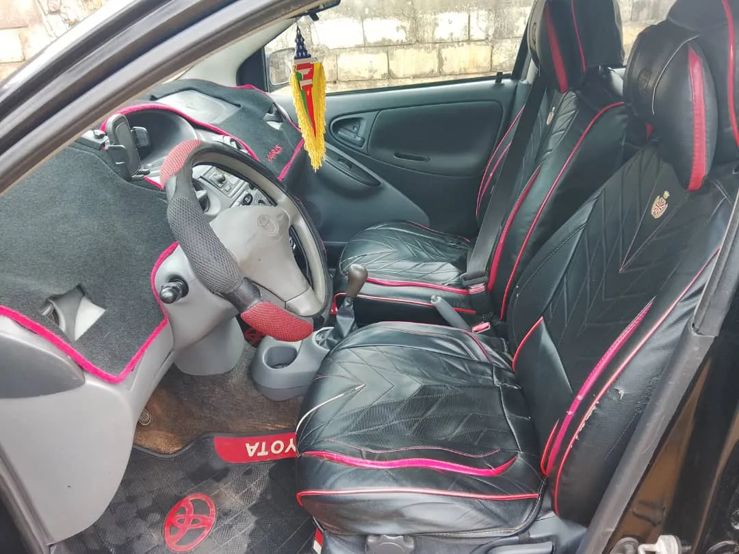Photo de Galerie 1 - Petites Annonces | Toyota Yaris A Vendre, Diedo, Douala, Cameroun | Véhicules et moteurs 