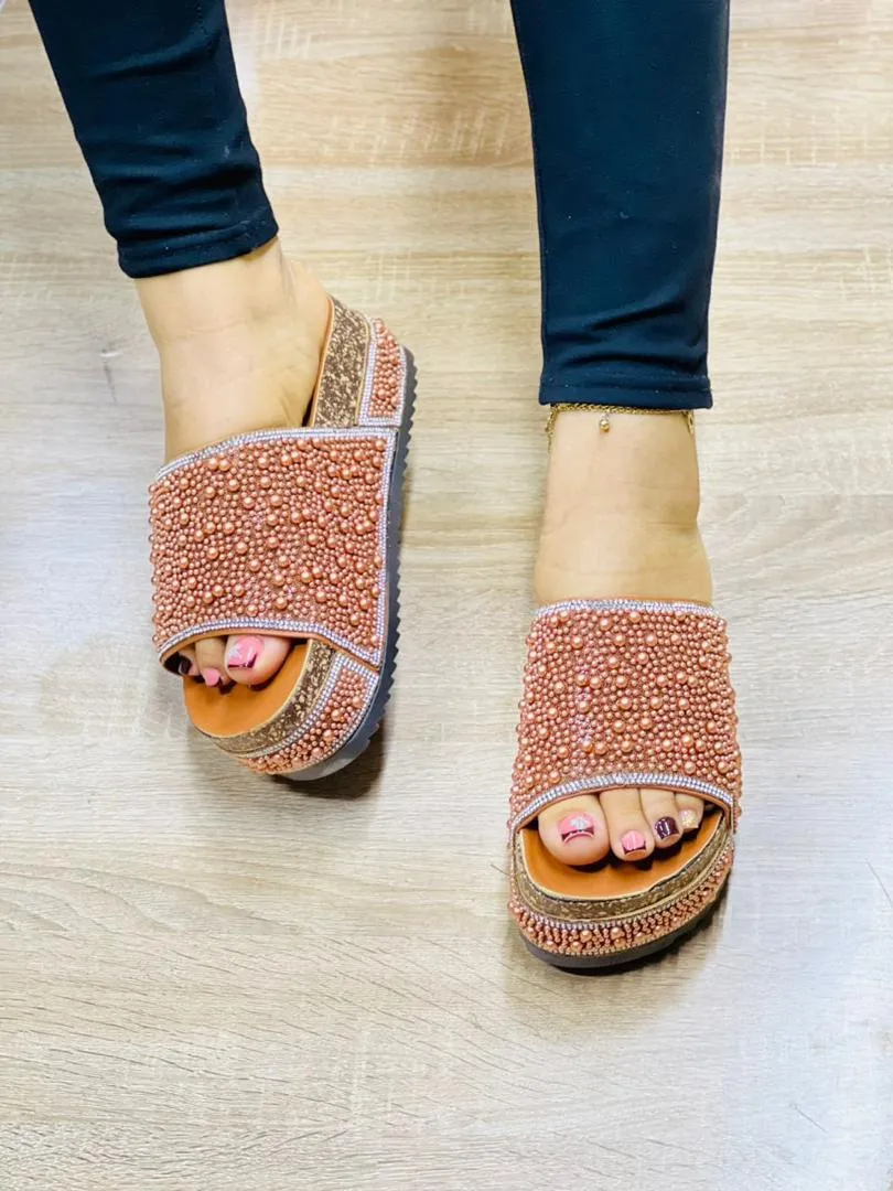 Gallery Photo 3 - Marketplace | Babouche Avec Perles, Akwa-Douche, Douala, Cameroon | Clothing, Shoes, & Others  > Women's shoes