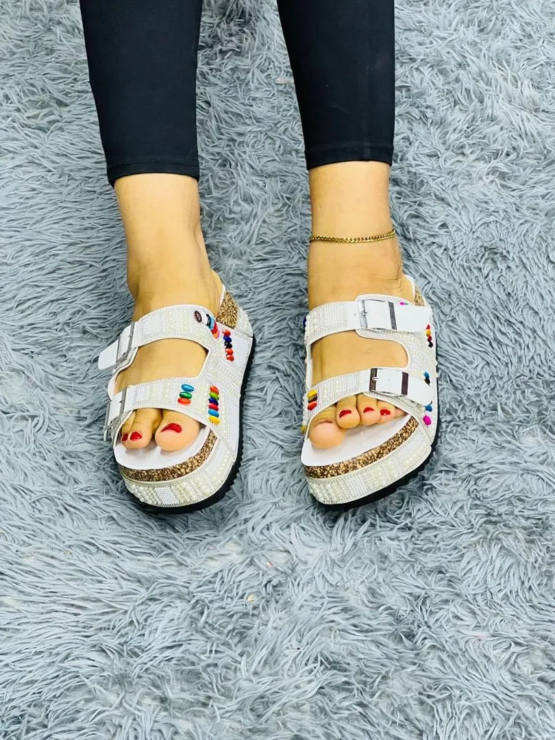 Gallery Photo 6 - Marketplace | Babouche Avec Perles, Akwa-Douche, Douala, Cameroon | Clothing, Shoes, & Others  > Women's shoes