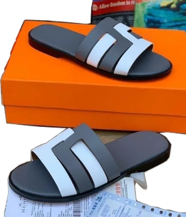 Photo de Galerie 1 - Petites Annonces | Female Slippers, Bastos, Yaoundé, Cameroun | Vêtements, chaussures et autres  > Chaussures pour femmes