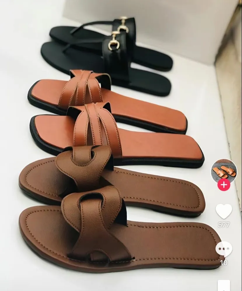 Photo de Galerie 1 - Petites Annonces | Female Slippers, Obili, Yaoundé, Cameroun | Vêtements, chaussures et autres  > Chaussures pour femmes