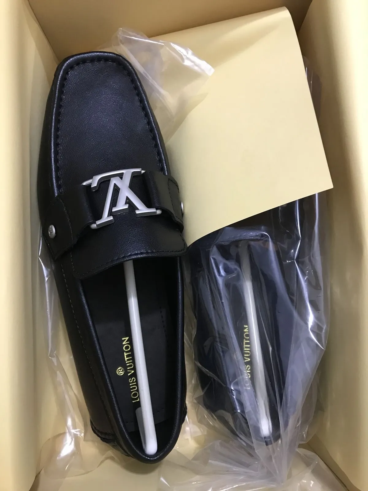 Photo de Galerie 1 - Petites Annonces | Responsible Men Shoes, Simbock, Yaoundé, Cameroun | Vêtements, chaussures et autres  > Chaussures pour hommes