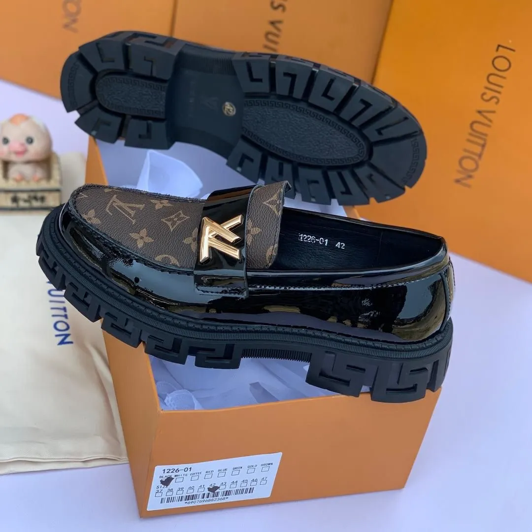 Photo de Galerie 4 - Petites Annonces | Responsible Men Shoes, Simbock, Yaoundé, Cameroun | Vêtements, chaussures et autres  > Chaussures pour hommes