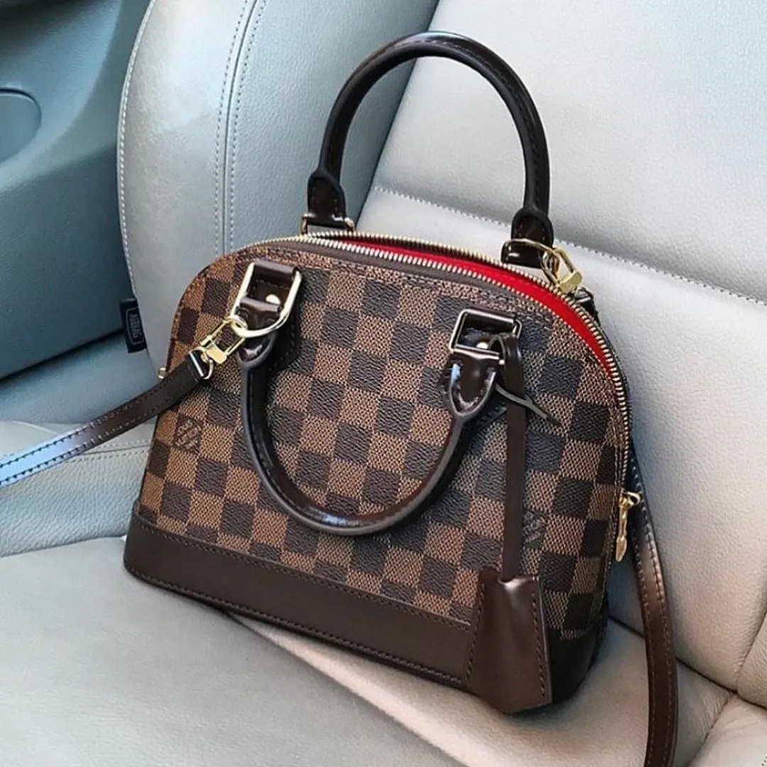 Photo de Galerie 1 - Petites Annonces | Female Hand Bags, Simbock, Yaoundé, Cameroun | Vêtements, chaussures et autres  > Autres et accessoires