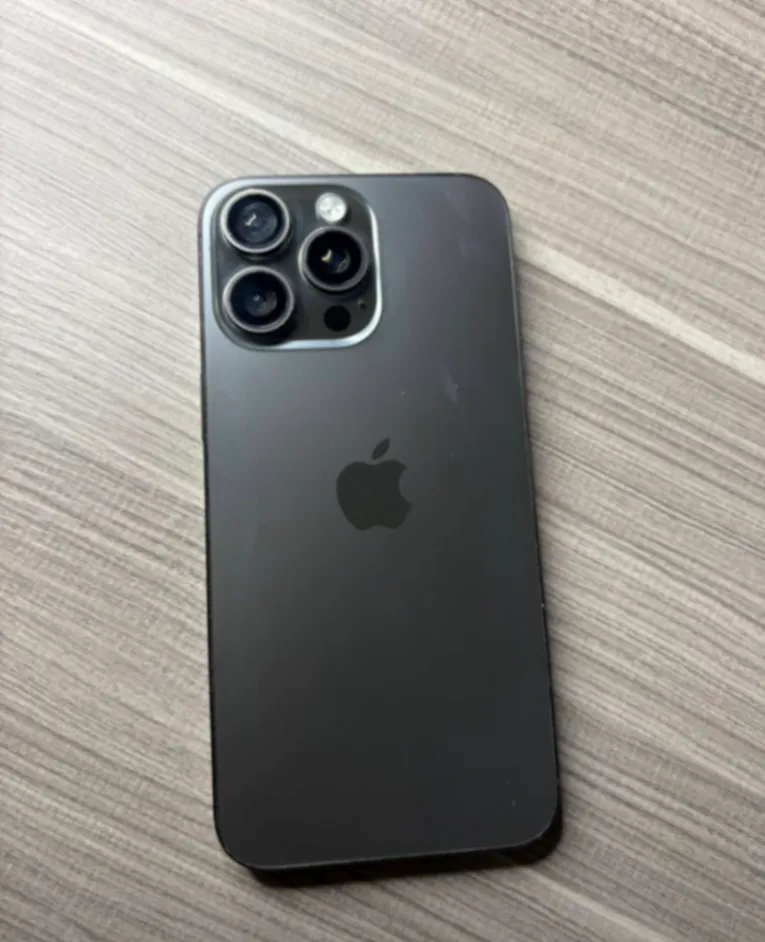 Photo Principale - Petites Annonces | 15 Pro Max, Simbock, Yaoundé, Cameroun | Électronique et médias  > Cellulaires et accessoires