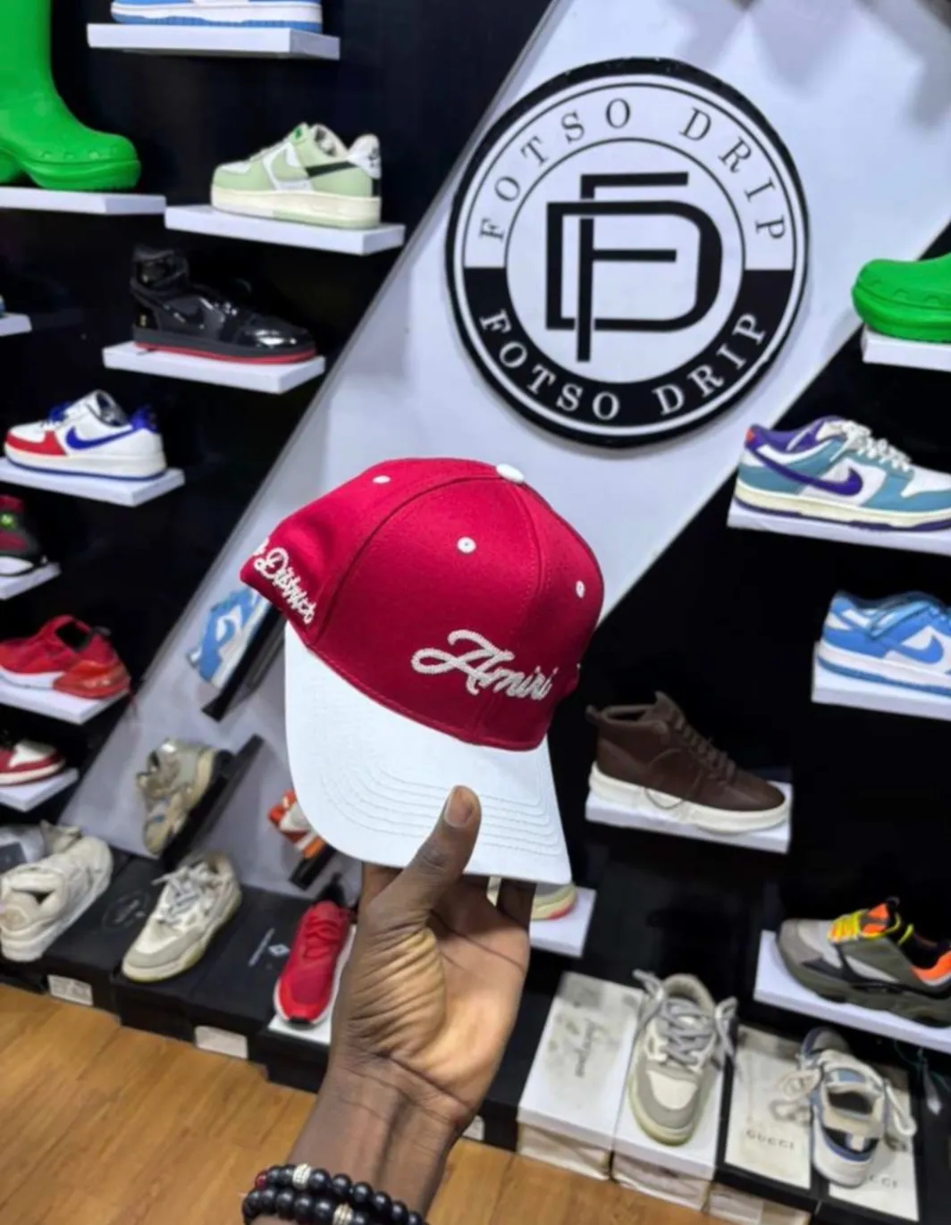 Photo de Galerie 1 - Petites Annonces | Caps, Damas, Yaoundé, Cameroun | Vêtements, chaussures et autres  > Autres et accessoires