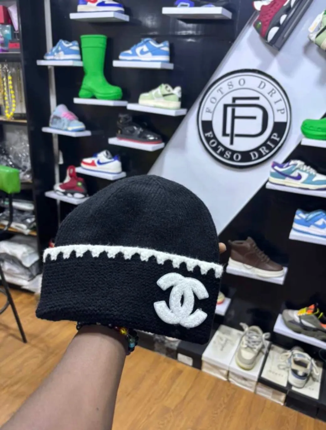 Photo de Galerie 3 - Petites Annonces | Caps, Damas, Yaoundé, Cameroun | Vêtements, chaussures et autres  > Autres et accessoires