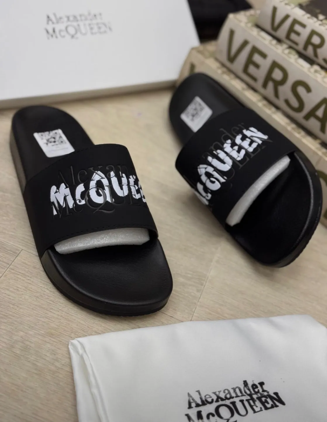 Gallery Photo 3 - Marketplace | Slippers, Biyemassi, Yaoundé, Cameroon | Clothing, Shoes, & Others  > Men's shoes