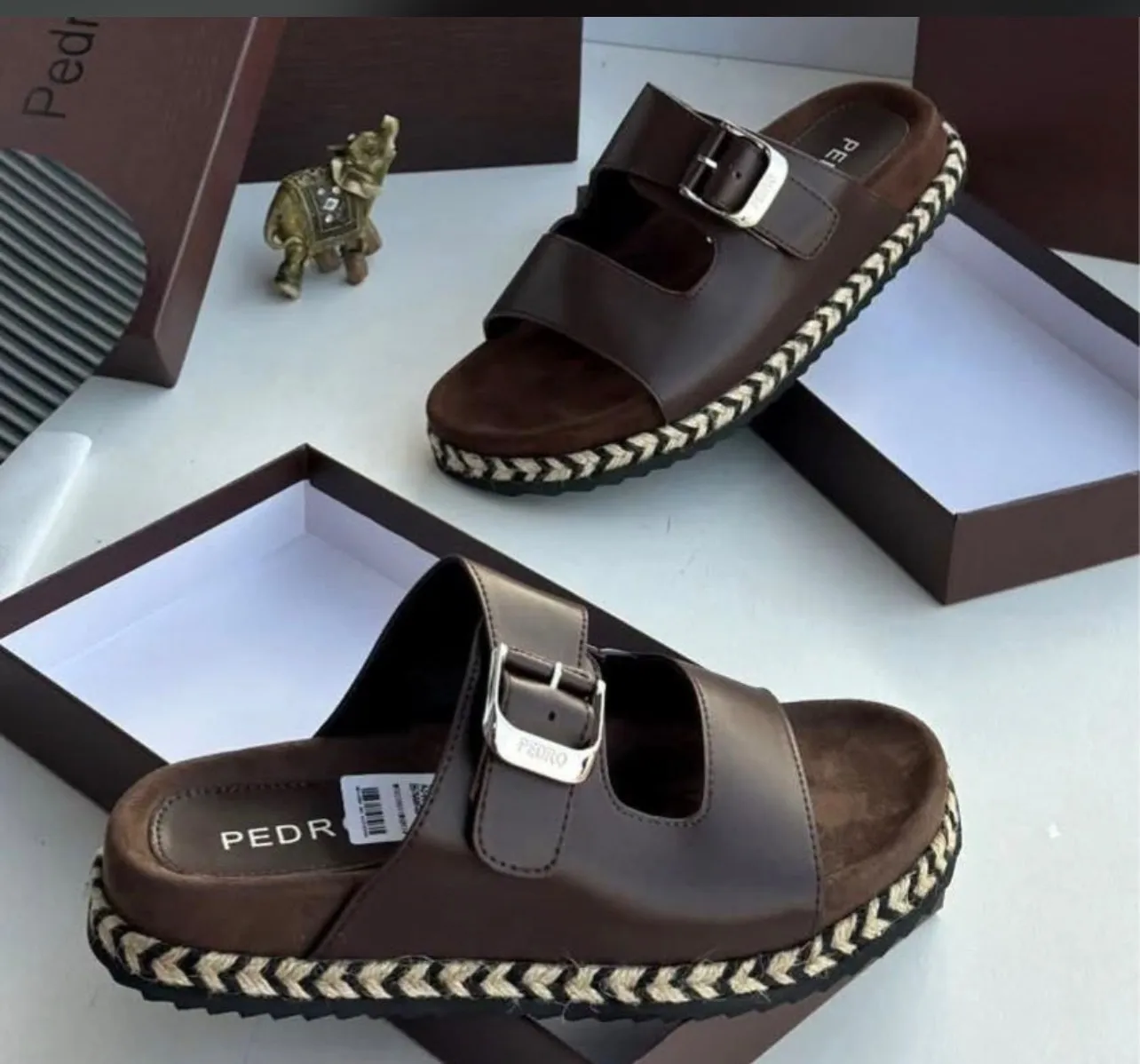 Photo de Galerie 5 - Petites Annonces | Slippers, Biyemassi, Yaoundé, Cameroun | Vêtements, chaussures et autres  > Chaussures pour hommes