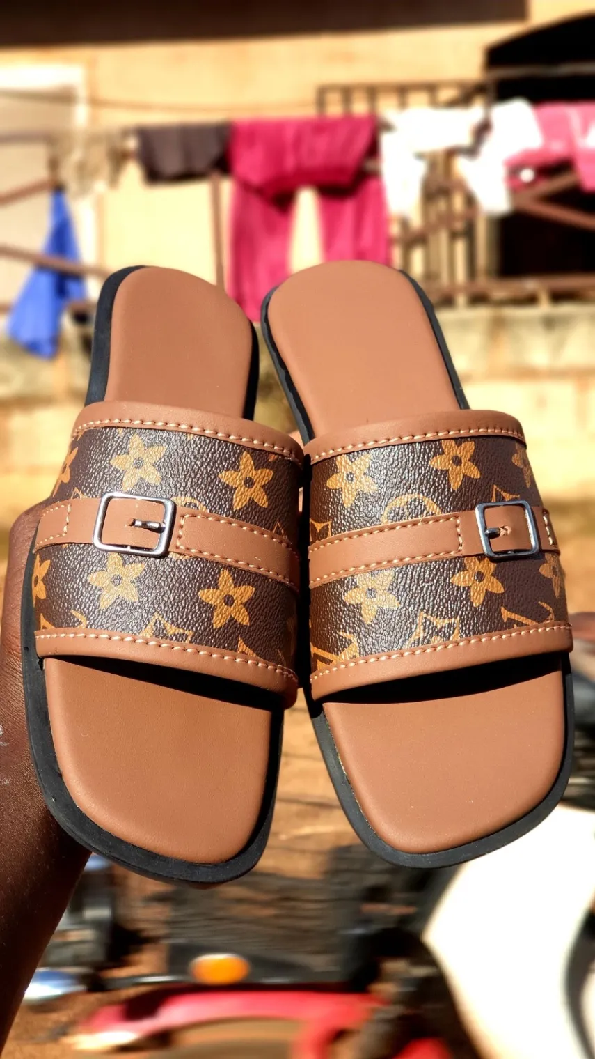 Gallery Photo 1 - Marketplace | Female Slippers, Biyemassi, Yaoundé, Cameroon | Clothing, Shoes, & Others  > Women's shoes