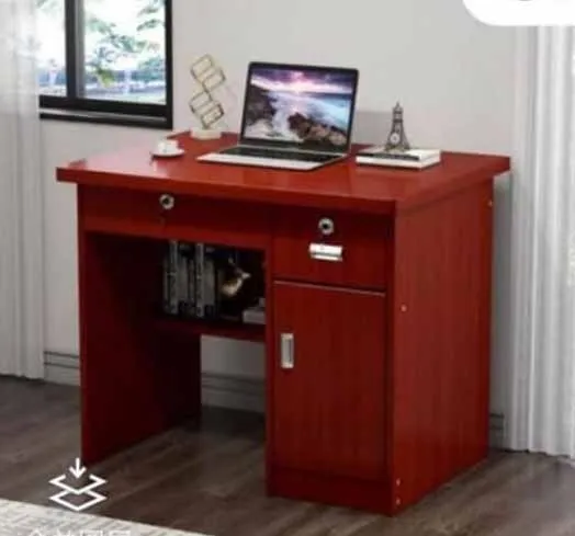 Photo de Galerie 2 - Petites Annonces | Premium Office & Study Desk – Elegant Mahogany Finish, Sandpit, Buea, Cameroun | Maison, aliments et jardin  > Meubles
