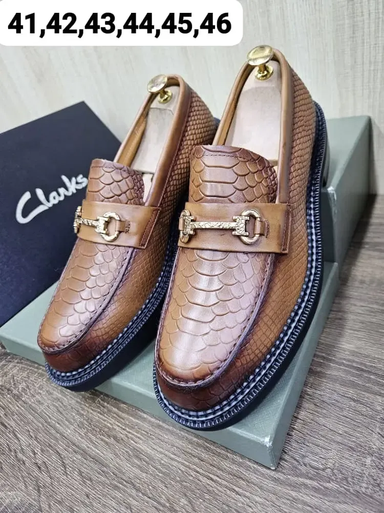 Photo Principale - Petites Annonces | Men’s Clarks Loafers – Class & Comfort, Bonduma, Buea, Cameroun | Vêtements, chaussures et autres  > Chaussures pour hommes