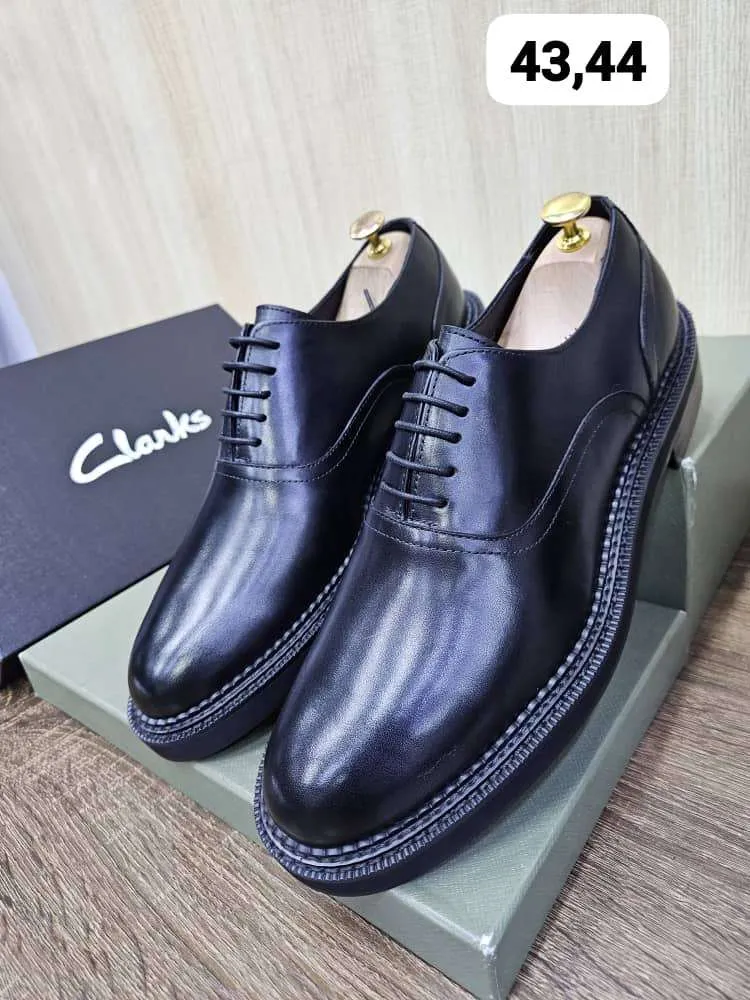 Photo de Galerie 3 - Petites Annonces | Men’s Clarks Loafers – Class & Comfort, Bonduma, Buea, Cameroun | Vêtements, chaussures et autres  > Chaussures pour hommes