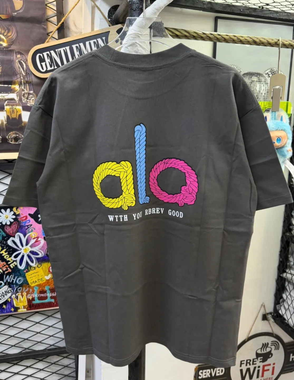 Photo de Galerie 2 - Petites Annonces | T Shirt, Simbock, Yaoundé, Cameroun | Vêtements, chaussures et autres  > Vêtements pour hommes