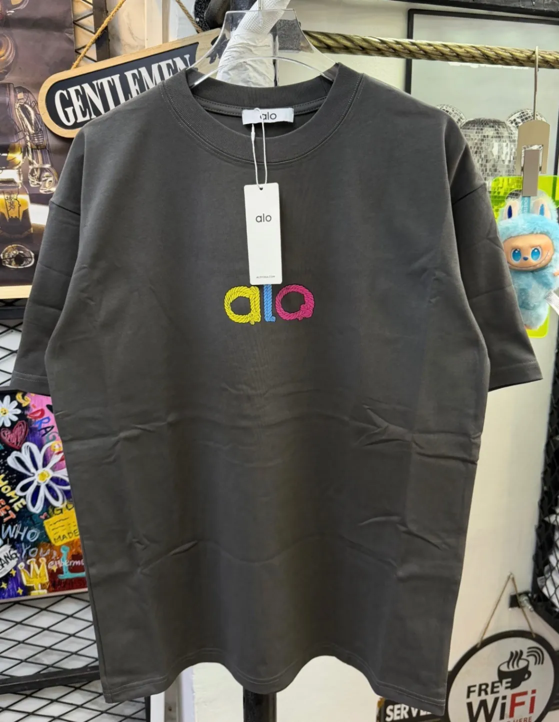 Photo de Galerie 5 - Petites Annonces | T Shirt, Simbock, Yaoundé, Cameroun | Vêtements, chaussures et autres  > Vêtements pour hommes