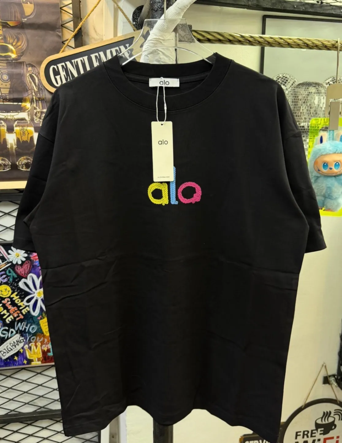 Photo de Galerie 6 - Petites Annonces | T Shirt, Simbock, Yaoundé, Cameroun | Vêtements, chaussures et autres  > Vêtements pour hommes