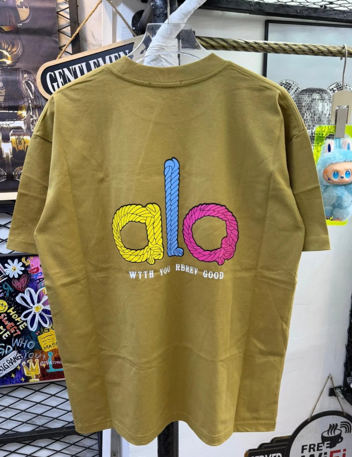 Photo de Galerie 7 - Petites Annonces | T Shirt, Simbock, Yaoundé, Cameroun | Vêtements, chaussures et autres  > Vêtements pour hommes