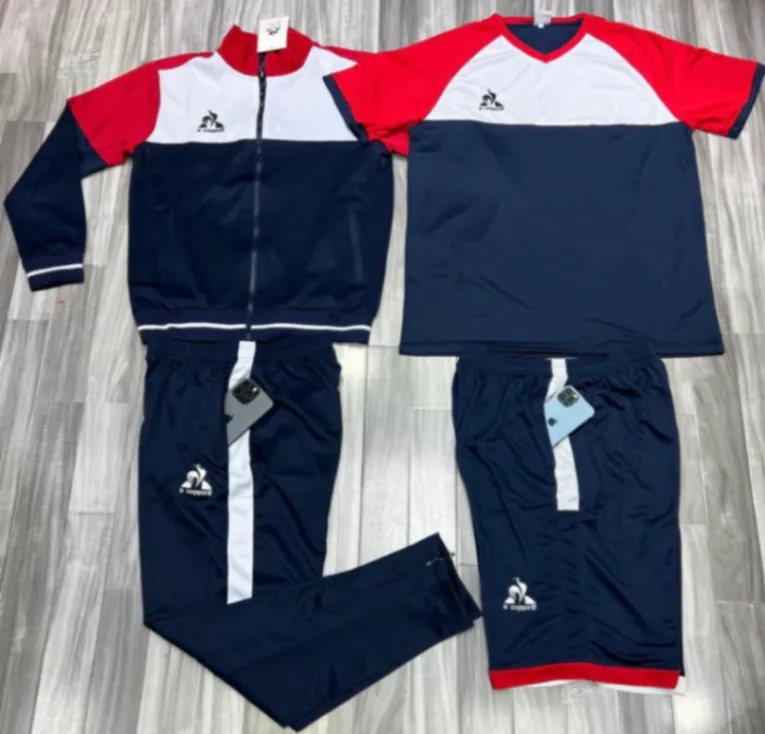 Photo Principale - Petites Annonces | Track Suit, Cho Obili, Yaoundé, Cameroun | Vêtements, chaussures et autres  > Vêtements pour hommes