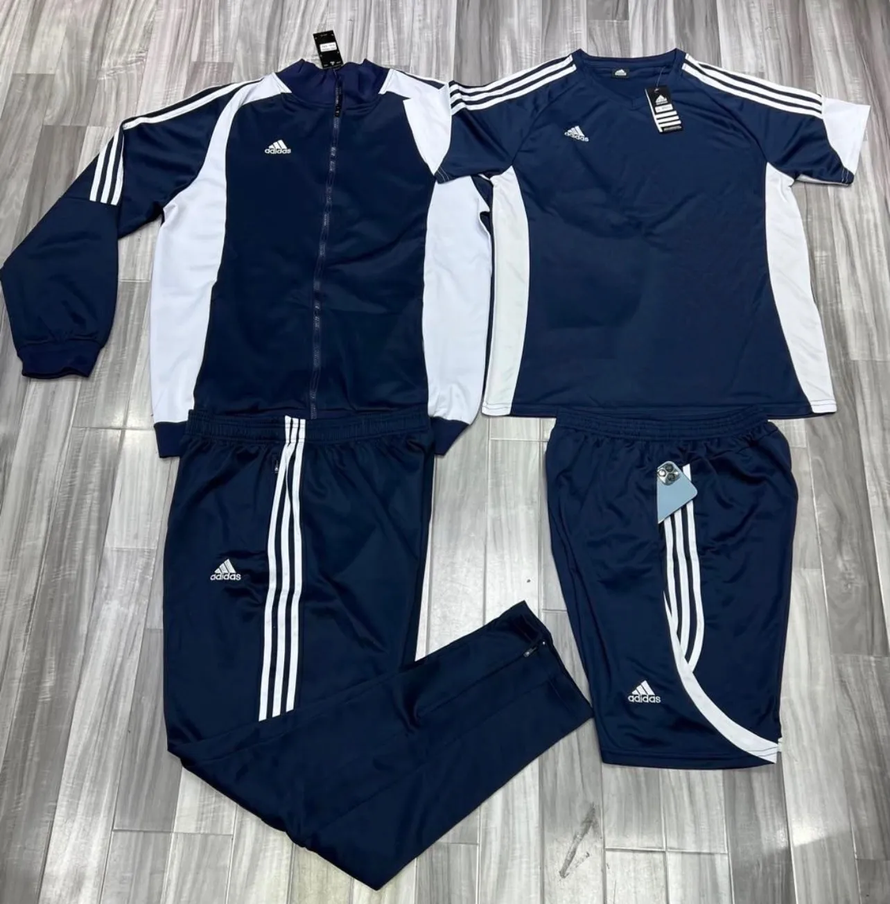 Photo de Galerie 2 - Petites Annonces | Track Suit, Cho Obili, Yaoundé, Cameroun | Vêtements, chaussures et autres  > Vêtements pour hommes