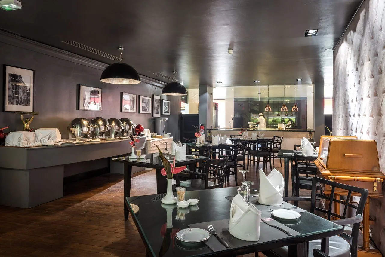 Photo de Galerie 5 - Petites Annonces | Hôtel Akwa Palace Douala, Akwa, Douala, Cameroun | Général et autres 