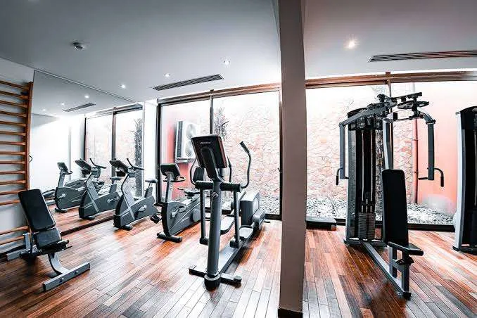 Photo de Galerie 6 - Petites Annonces | Hôtel Akwa Palace Douala, Akwa, Douala, Cameroun | Général et autres 