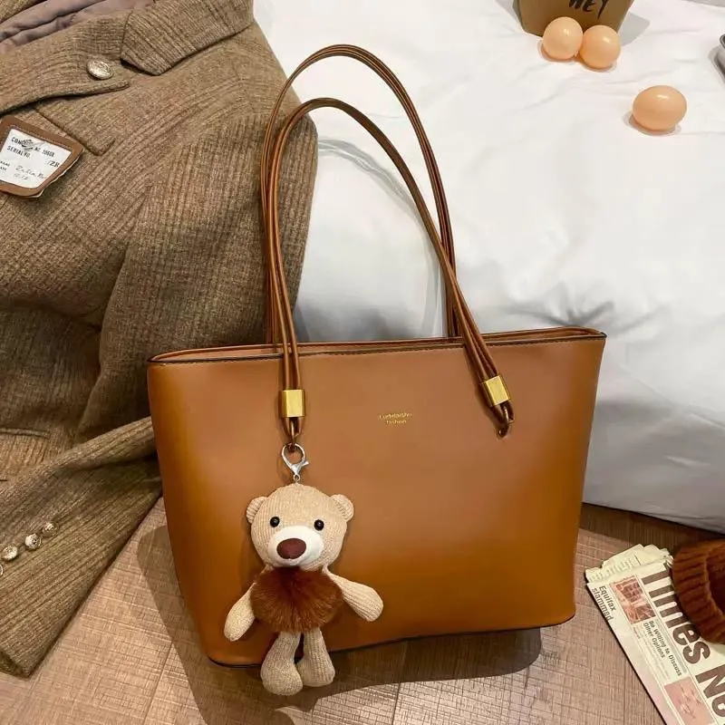 Photo de Galerie 5 - Petites Annonces | Cute Leather Handbags, Ago palace way, Lagos, Nigéria | Vêtements, chaussures et autres 
