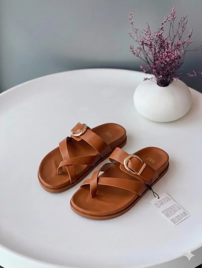Photo de Galerie 2 - Petites Annonces | Zara Slippers, Ago palace way, Lagos, Nigéria | Vêtements, chaussures et autres  > Chaussures pour femmes