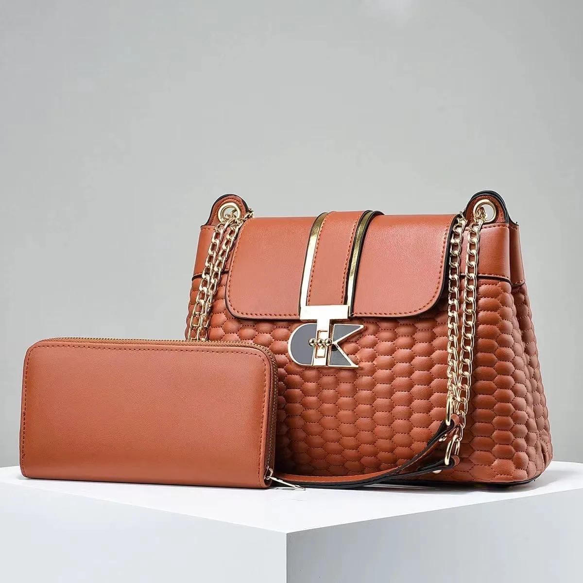 Photo de Galerie 4 - Petites Annonces | Hand Bag, Ago palace way, Lagos, Nigéria | Vêtements, chaussures et autres  > Autres et accessoires