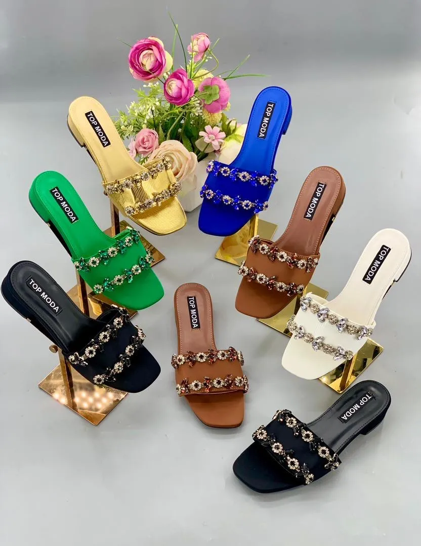 Photo de Galerie 2 - Petites Annonces | Classy Female  Slippers, Ago palace way, Lagos, Nigéria | Vêtements, chaussures et autres  > Autres et accessoires