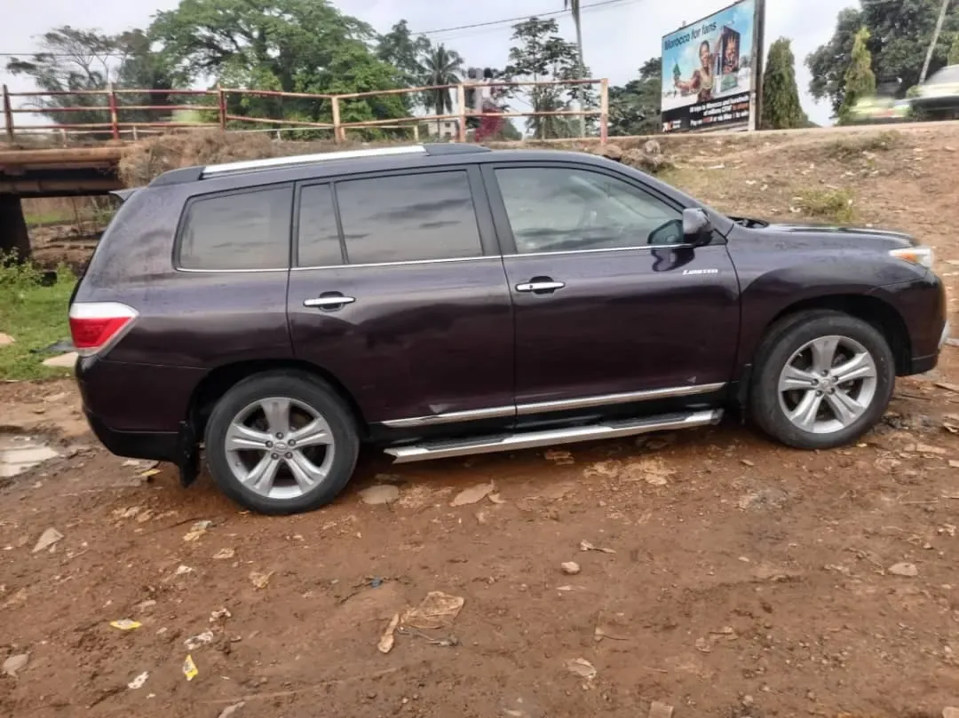 Photo Principale - Petites Annonces | Car For Sale – Clean & Powerful  Toyota Highlander 2013 Model, GRA, Buea, Cameroun | Véhicules et moteurs  > Voitures et camions